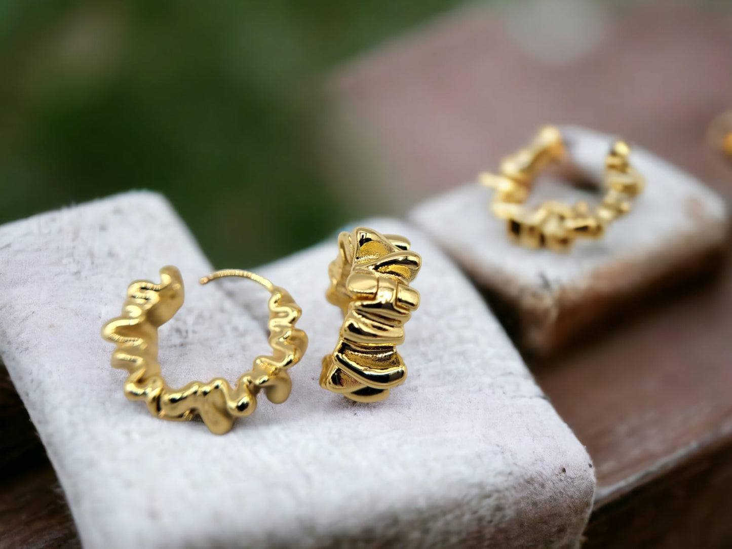 Wrinkle Gold Hoop Earrings